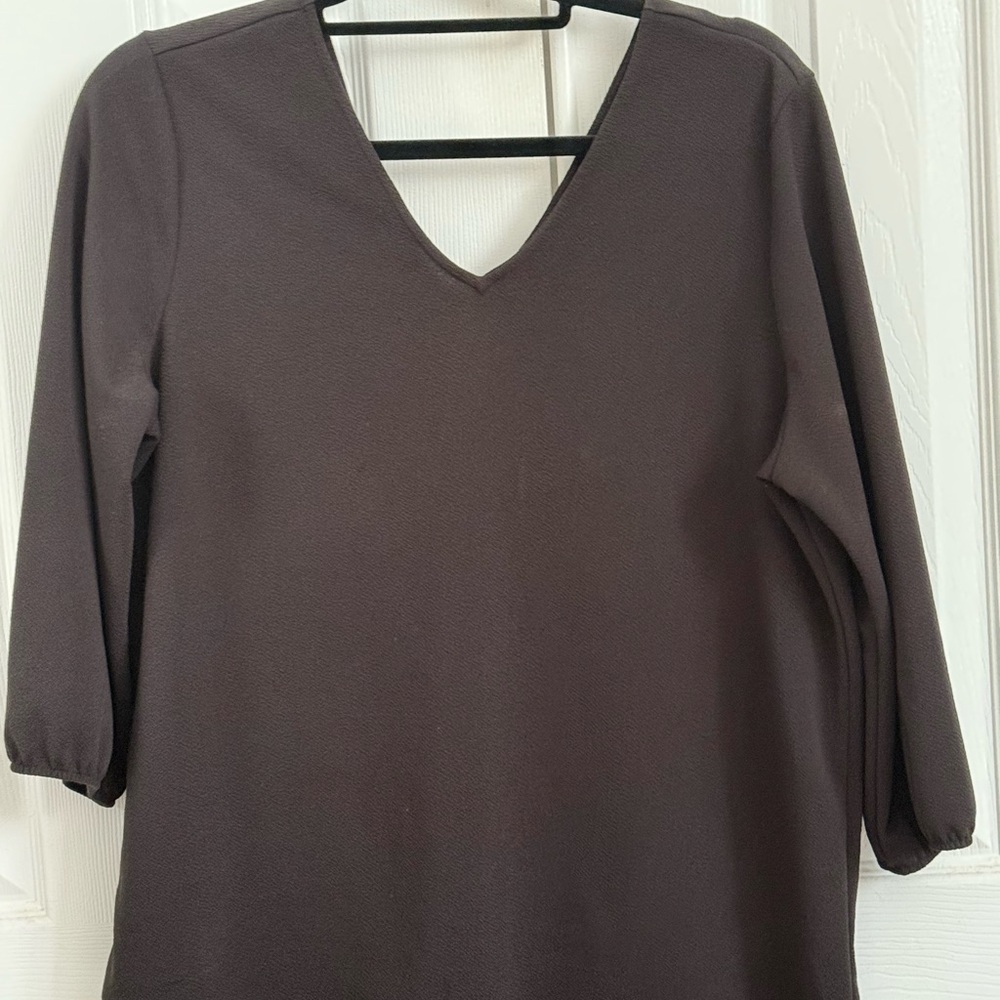 Chicos black size 2 (Large) 3/4 sleeve bow back v neck ladies top size 2